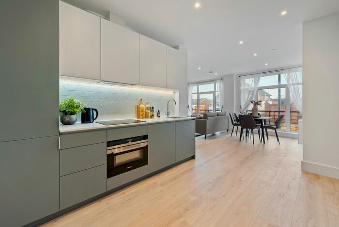 Studio To Rent In Pyrcroft Road, Chertsey, KT16