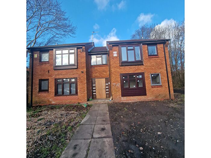 Studio To Rent In Carnegie Avenue, Tipton., DY4