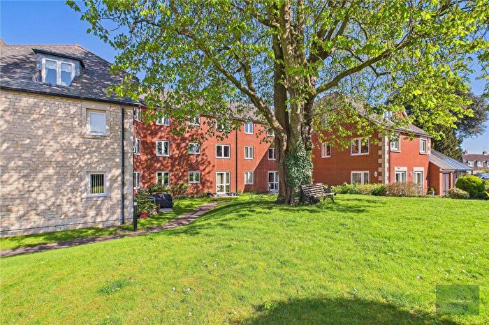 1 Bedroom Apartment For Sale In Giffords Court, Melksham, SN12