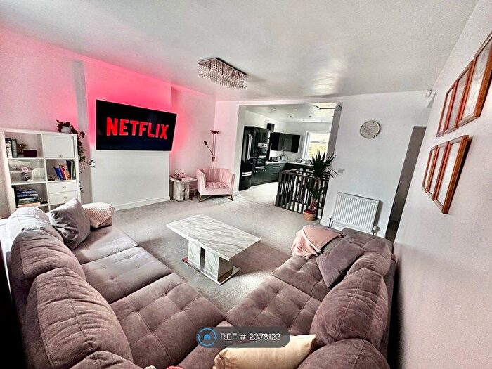 2 Bedroom Flat To Rent In Lower Tweedale Street, Rochdale, OL11