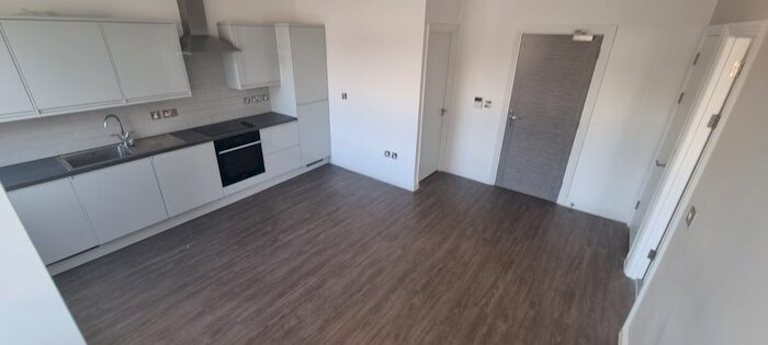 1 Bedroom Flat To Rent In Lichfield Road, Four Oaks, Sutton Coldfield, B74