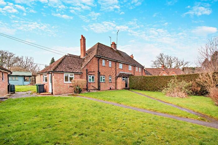 3 Bedroom Semi-Detached House For Sale In Gravelly Close, RG20