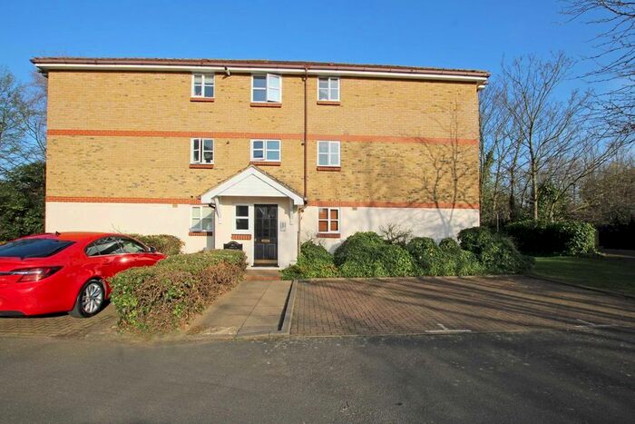 1 Bedroom Flat To Rent In Braddock Close, Isleworth, TW7