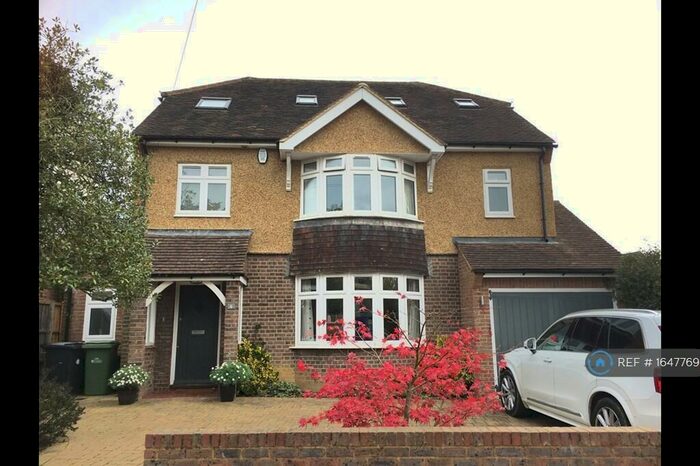 5 Bedroom Detached House To Rent In Fairmead Avenue, Harpenden, AL5