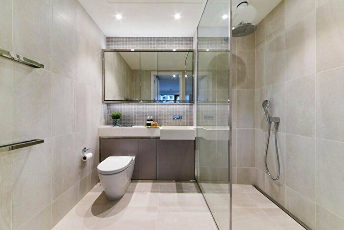 1 Bedroom Apartment To Rent In George Street, London, E14