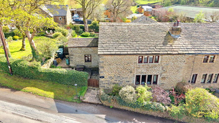 3 Bedroom Barn Conversion For Sale In Extwistle Road, Worsthorne, Burnley, BB10