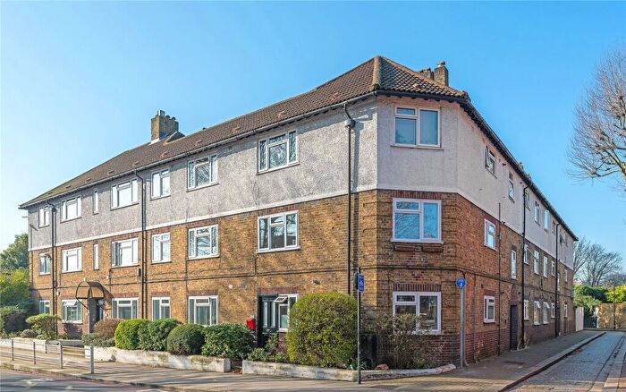 1 Bedroom Flat For Sale In Latchmere Road, Battersea, SW11
