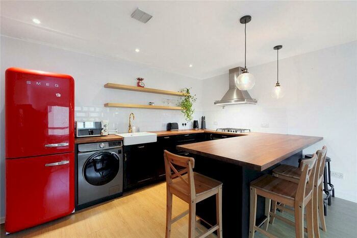 2 Bedroom Flat For Sale In Charlotte Street, Glasgow, Lanarkshire, G1
