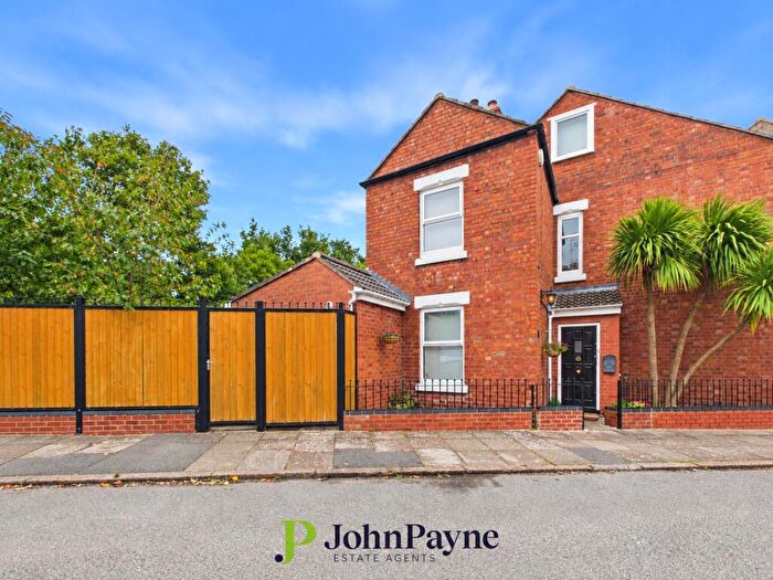 4 Bedroom End Of Terrace House For Sale In Poplar Road, Earlsdon, Coventry, CV5