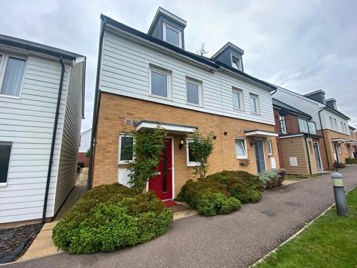 3 Bedroom House To Rent In Bowhill Way, Harlow, CM20