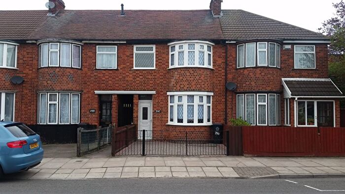 3 Bedroom Town House To Rent In Green Lane Road, Leicester, LE5