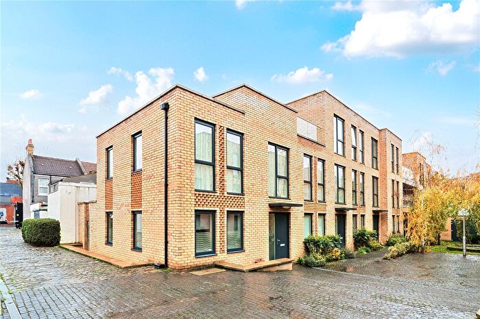 1 Bedroom Flat For Sale In Kempton Mews, London, E6