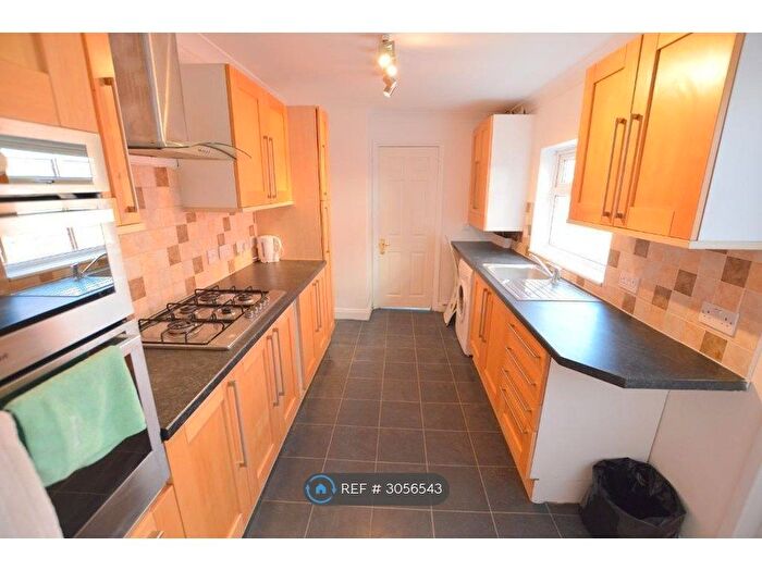 3 Bedroom Terraced House To Rent In Frederick St, Luton, LU2