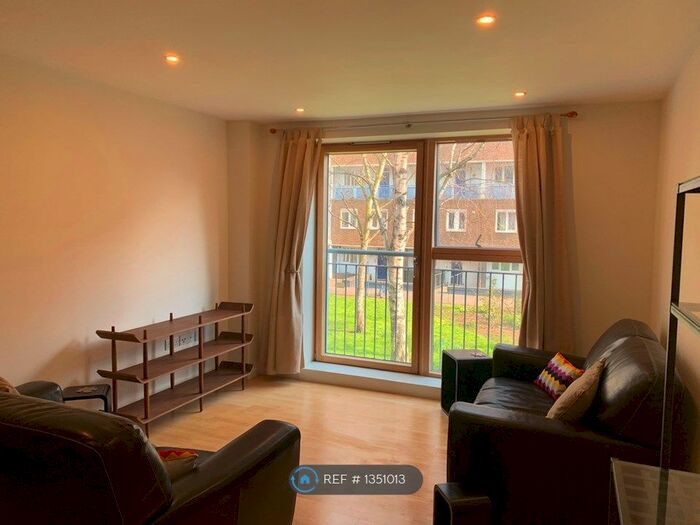 2 Bedroom Flat To Rent In Tay Court, London, SE1