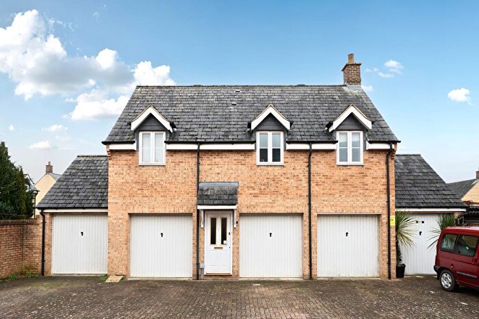 1 Bedroom Detached House For Sale In Saffron Crescent, Shilton Park, Carterton, Oxfordshire, OX18