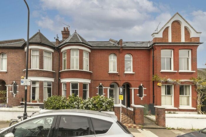 2 Bedroom Maisonette To Rent In Glenfield Road, London, SW12