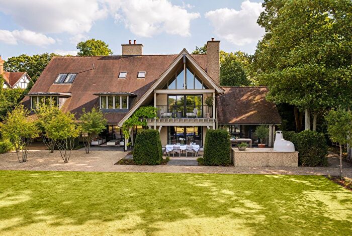 5 Bedroom Detached House For Sale In Elvendon Road, Goring, RG8