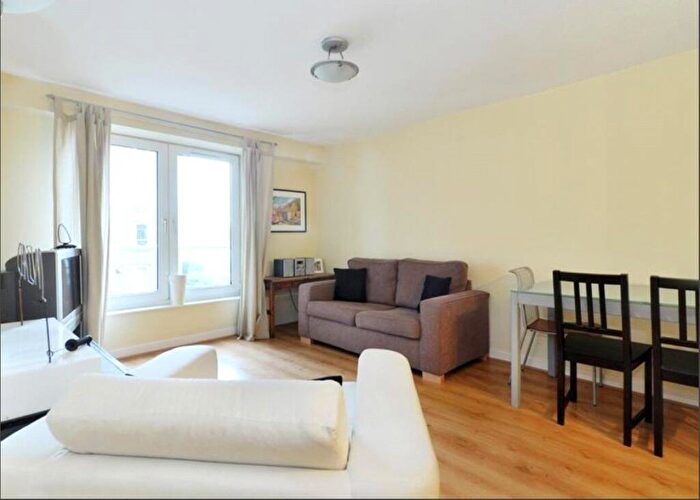 1 Bedroom Apartment To Rent In Orient Wharf, Wapping High Street, London, E1W