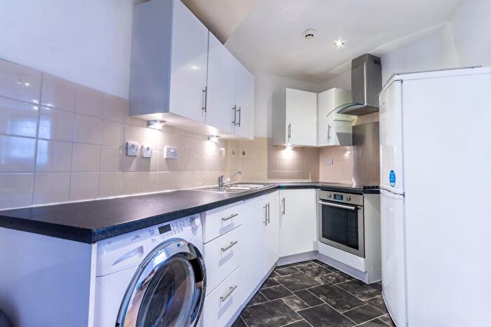 2 Bedroom Apartment To Rent In Grainger Street, Newcastle Upon Tyne, NE1