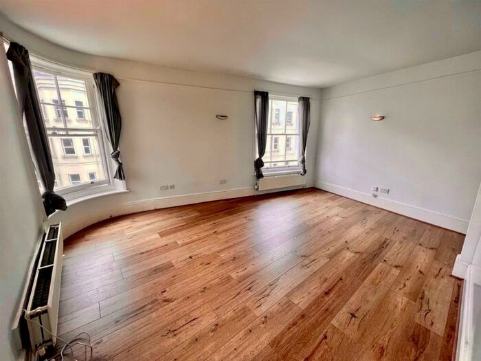 2 Bedroom Flat To Rent In The Colonnades, - North Street, Brighton, BN1