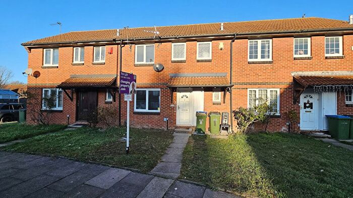 3 Bedroom Property To Rent In Rollesby Way, Thamesmead, SE28