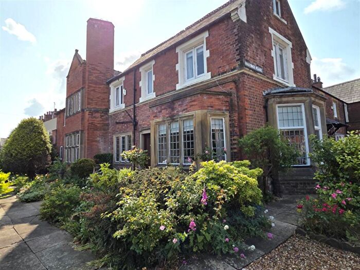 4 Bedroom Semi-Detached House For Sale In Hastings Place, Lytham, FY8