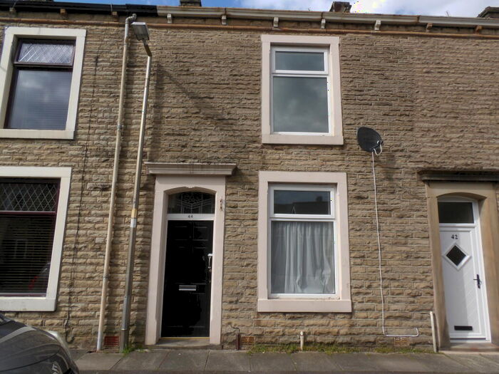 2 Bedroom House To Rent In Brook Street, BB1
