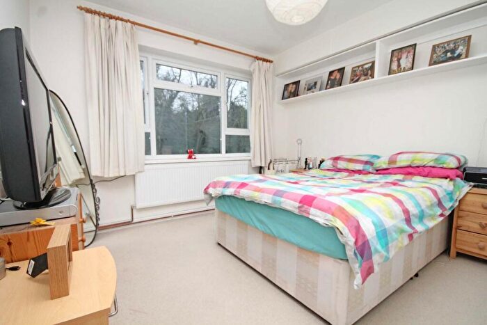 1 Bedroom Flat To Rent In Lovelace Road, Surbiton, KT6
