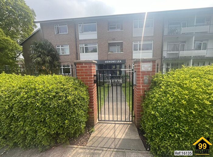 2 Bedroom Flat For Sale In Herons Lea, London, N6