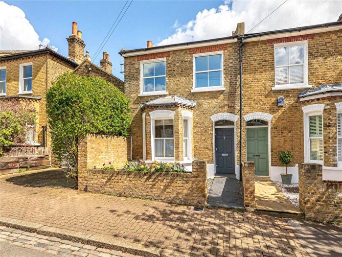 3 Bedroom Terraced House For Sale In Pickets Street, London, SW12