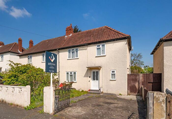 3 Bedroom Semi-detached House For Sale In Oak Grove Road, Penge, London, SE20