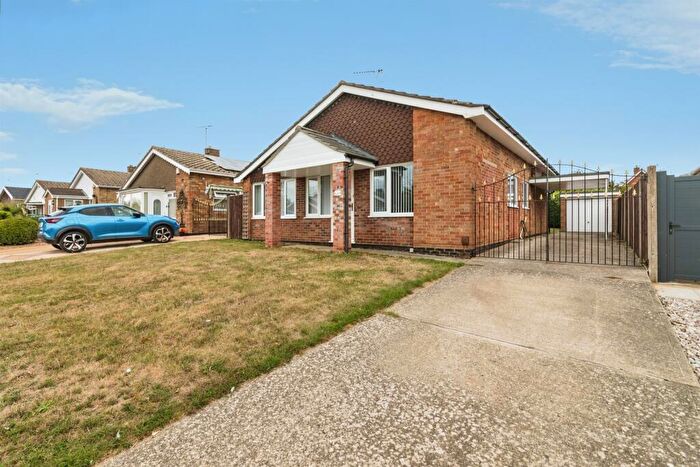 3 Bedroom Detached Bungalow For Sale In Pennygate Drive, Lowestoft, NR33