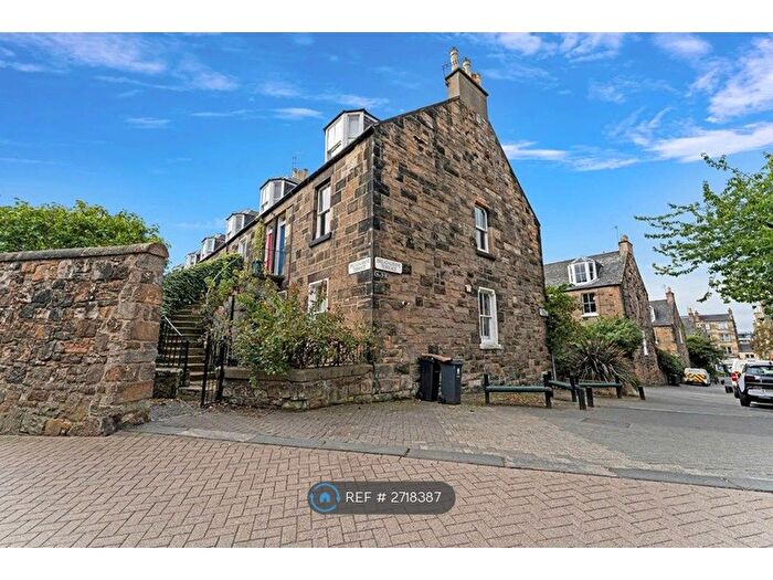 3 Bedroom Maisonette To Rent In Breadalbane Terrace, Edinburgh, EH11