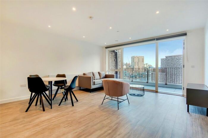 2 Bedroom Flat To Rent In Fresh Wharf Road, Barking, Essex, IG11