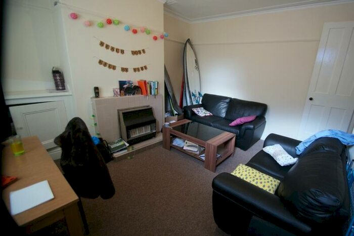 2 Bedroom Terraced House To Rent In Harold Road, Hyde Park, Leeds, LS6