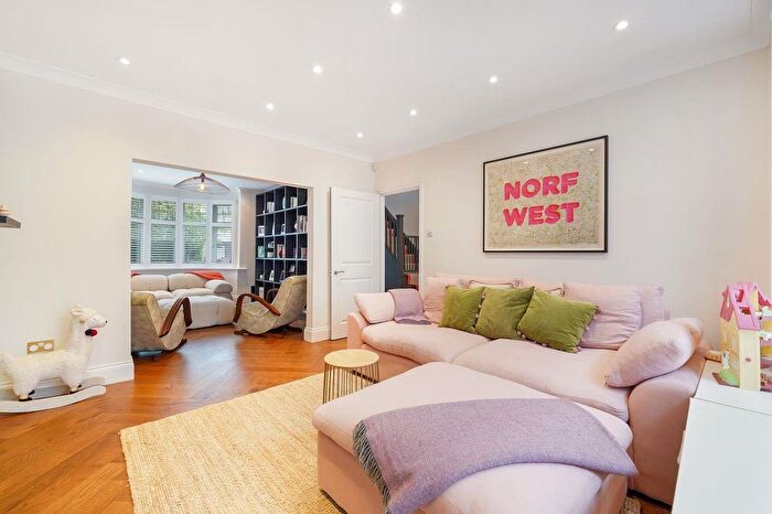 5 Bedroom Semi-Detached House To Rent In Dawson Road, London, NW2