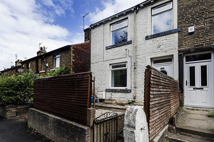 2 Bedroom Terraced House For Sale In Halifax Road, Huddersfield, HD3