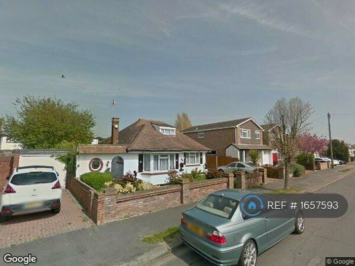 3 Bedroom Bungalow To Rent In Meynell Avenue, Canvey Island, SS8