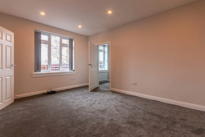 3 Bedroom Villa To Rent In L &#; Colinton Mains Road, Edinburgh, EH13