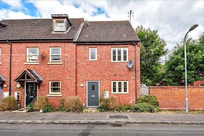 3 Bedroom End Of Terrace House To Rent In Chapman Road, Wellingborough, NN8