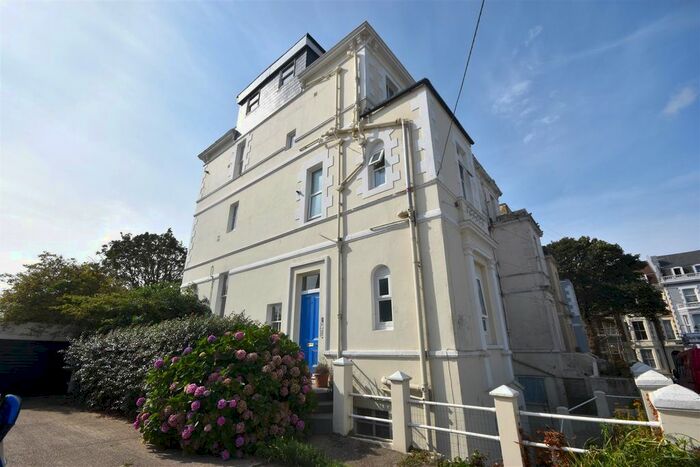 2 Bedroom Flat To Rent In St. Pauls Place, St. Leonards, TN37