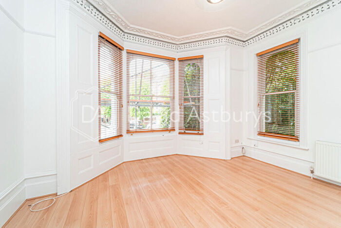 3 Bedroom Flat To Rent In Cromwell Place, Highgate, London, N6