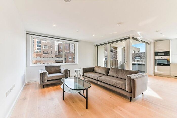 2 Bedroom Flat For Sale In Walworth Road, Elephant & Castle, London, SE17