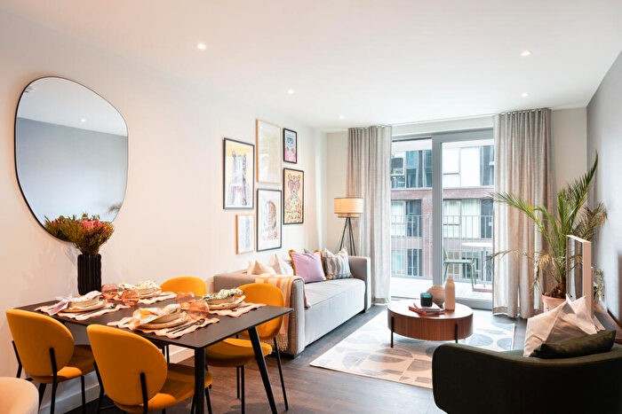 1 Bedroom Apartment To Rent In Nine Elms Lane, London, SW11