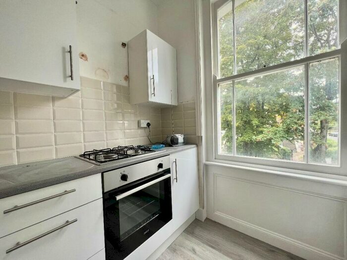2 Bedroom Flat To Rent In Manor Park, London, SE13