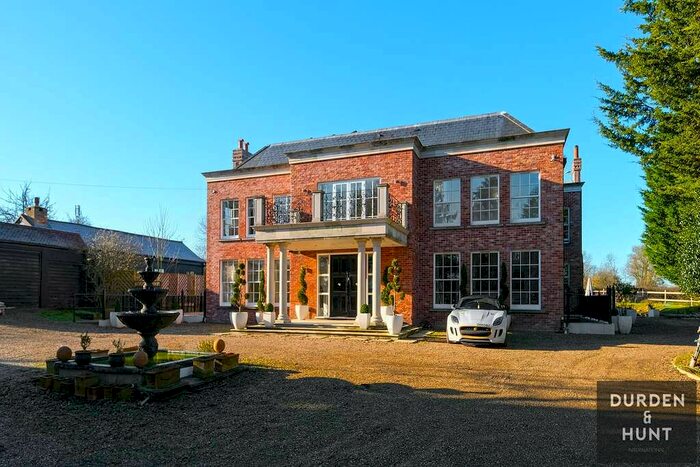 6 Bedroom Detached House To Rent In Nupers Hatch, Stapleford Abbotts, RM4