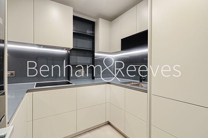 1 Bedroom Flat To Rent In Scarlet Court, Woodberry Park, N4