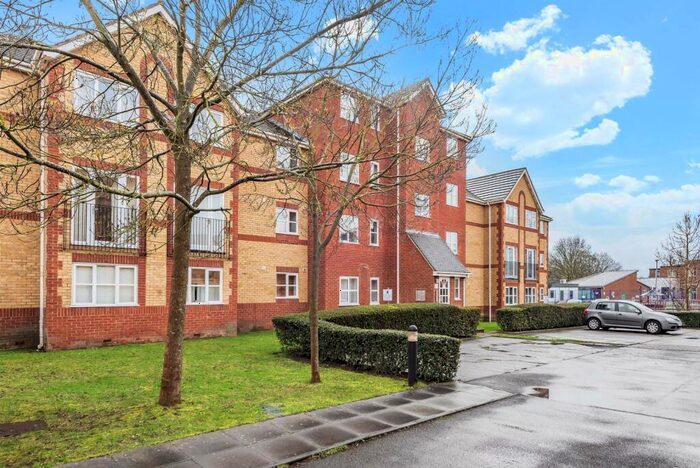 1 Bedroom Flat To Rent In Offers Court, Winery Lane, Kingston Upon Thames, KT1