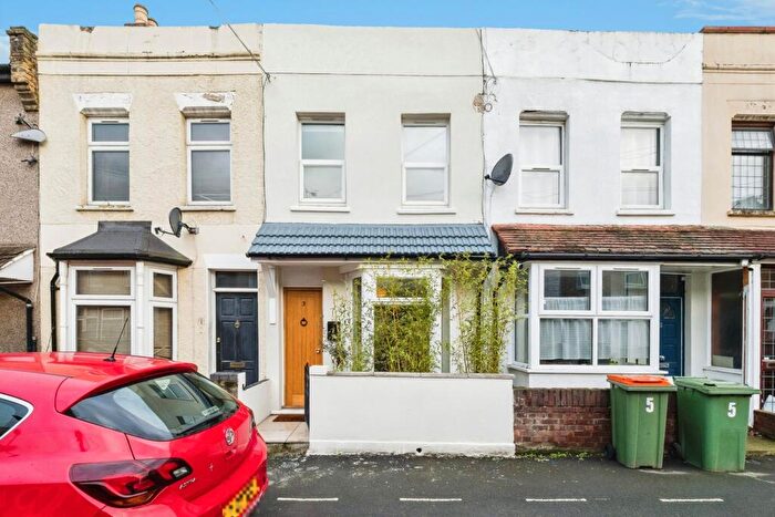 2 Bedroom Terraced House For Sale In Gough Road, London, E15
