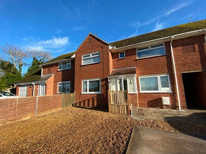 3 Bedroom Property To Rent In Puxley Road, Deanshanger, Milton Keynes, MK19